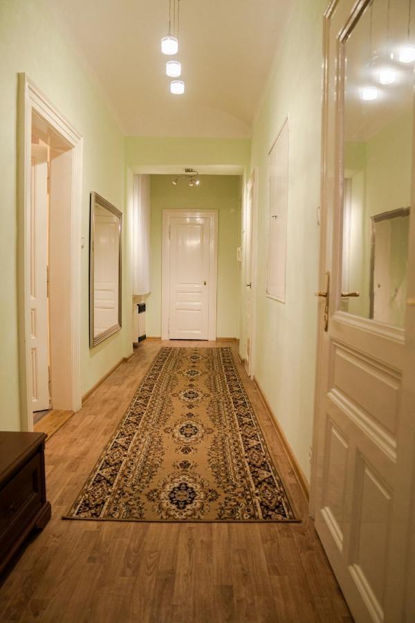 Helen Homestay Vaclavske Namesti Praha Bagian luar foto