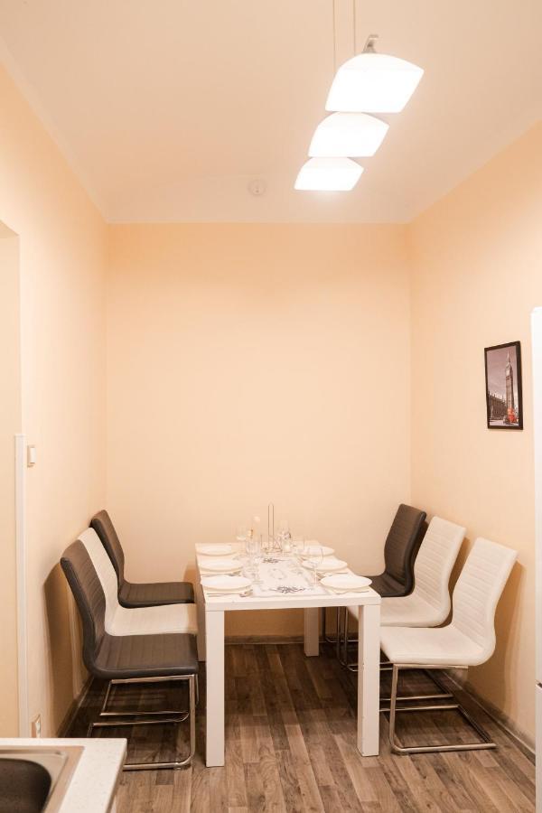 Helen Homestay Vaclavske Namesti Praha Bagian luar foto