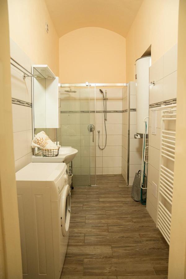 Helen Homestay Vaclavske Namesti Praha Bagian luar foto