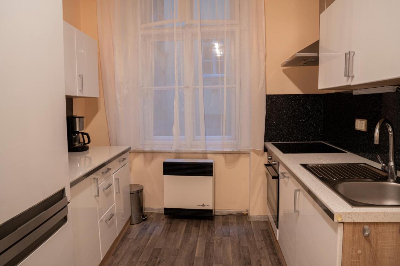 Helen Homestay Vaclavske Namesti Praha Bagian luar foto