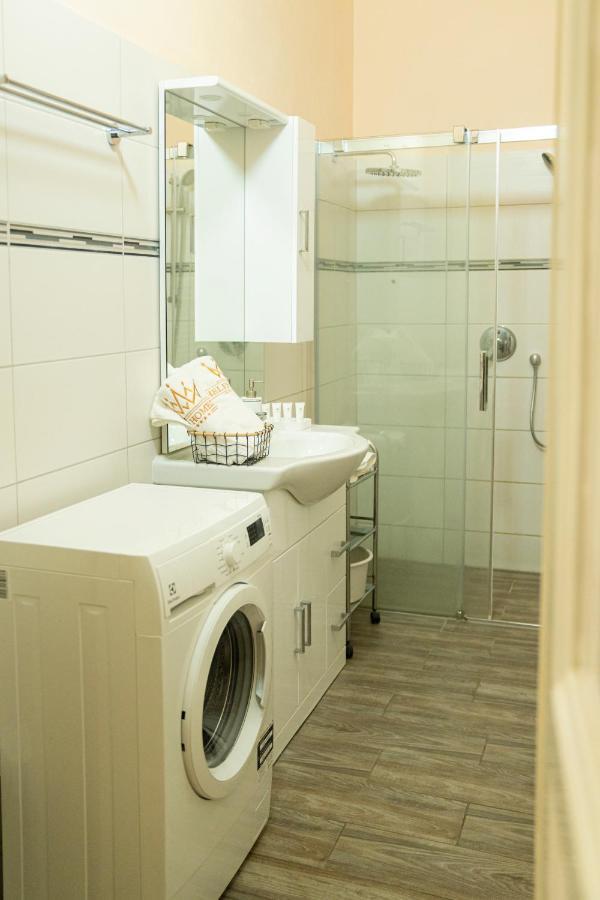 Helen Homestay Vaclavske Namesti Praha Bagian luar foto