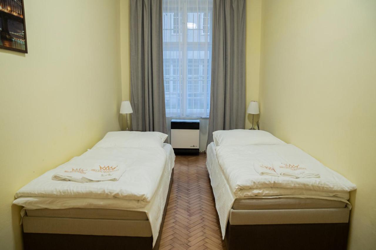 Helen Homestay Vaclavske Namesti Praha Bagian luar foto