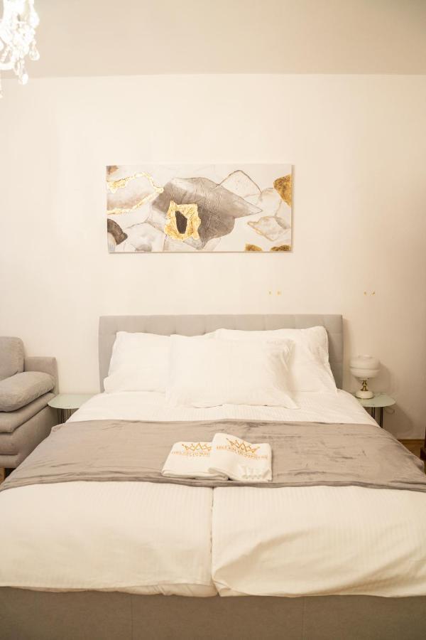 Helen Homestay Vaclavske Namesti Praha Bagian luar foto