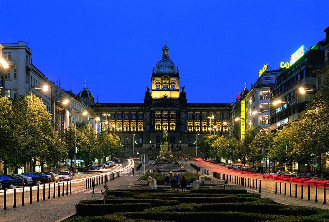 Helen Homestay Vaclavske Namesti Praha Bagian luar foto